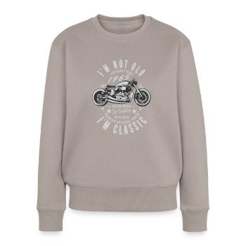 I'm not old, I'm classic. Legendary since 1965. - Frauen Premium Bio Pullover - Taupe - Vorne - Julia (174cm)