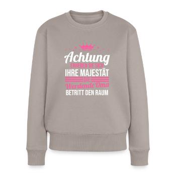 Werdende Oma - Frauen Premium Bio Pullover - Taupe - Vorne - Julia (174cm)