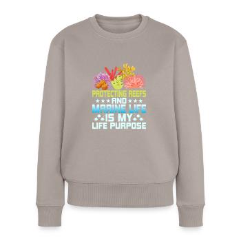 Protecting Reefs And Marine Life Is My Life Purpos - Frauen Premium Bio Pullover - Taupe - Vorne - Julia (174cm)