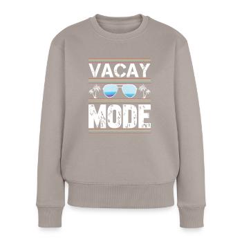 Vacay-Modus-Urlaubs-Road-Trip-Urlaubs-Outfit - Frauen Premium Bio Pullover - Taupe - Vorne - Julia (174cm)