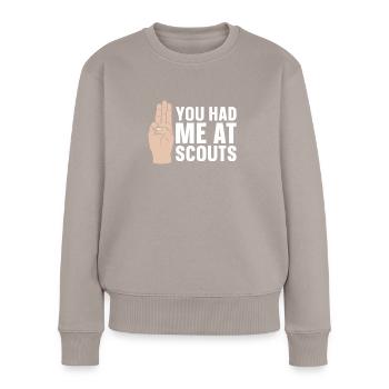 Boy Scout drôle - Pull Premium bio Femme - taupe - Devant - Julia (174cm)