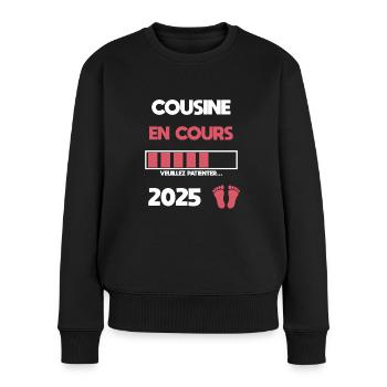 Cousine in progress 2025 Schwangerschaftsankündigung - Frauen Premium Bio Pullover - Schwarz - Vorne - Julia (174cm)