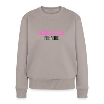 Aging like fine wine - Frauen Premium Bio Pullover - Taupe - Vorne - Julia (174cm)