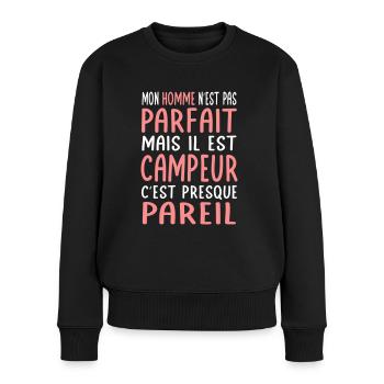 Mon homme n'est pas parfait mais il est campeur - Pull Premium bio Femme - noir - Devant - Julia (174cm)