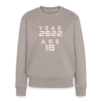 Year 2022 Age 18 - Frauen Premium Bio Pullover - Taupe - Vorne - Julia (174cm)