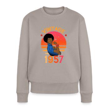Anniversaire Vintage Femme 1957 Cadeau A Offrir - Pull Premium bio Femme - taupe - Devant - Julia (174cm)