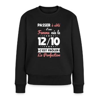 Anniversaire - Née 12 Octobre Frôler perfection - Pull Premium bio Femme - noir - Devant - Julia (174cm)