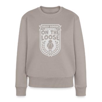 goose on the loose - Frauen Premium Bio Pullover - Taupe - Vorne - Julia (174cm)