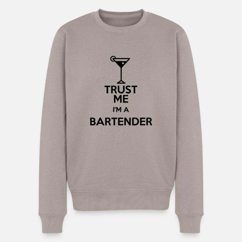 Trust Me BARTENDER - Männer Premium Bio Pullover - Taupe