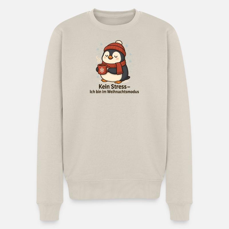Weihnachtsmodus Pinguin mit Becher - Männer Premium Bio Pullover - Beige