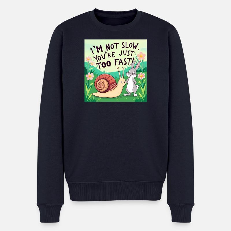 Ein Hase und eine Schnecke "Slow and Fast" - Männer Premium Bio Pullover - Navy