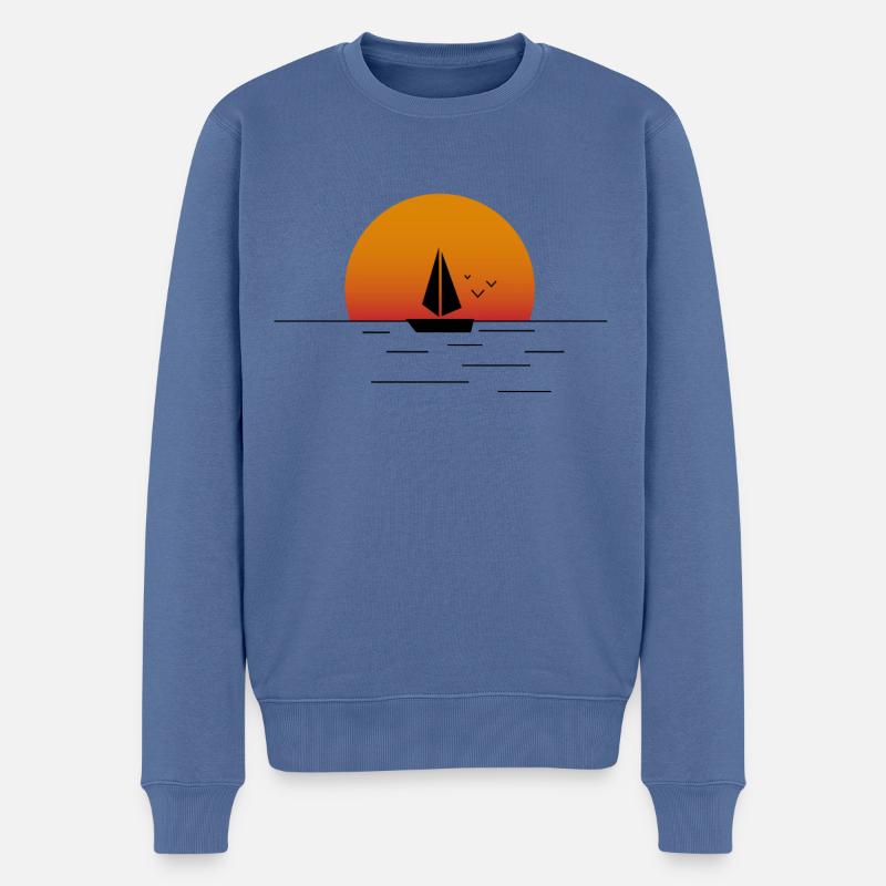 Segelboot am Meer - Männer Premium Bio Pullover - Taubenblau
