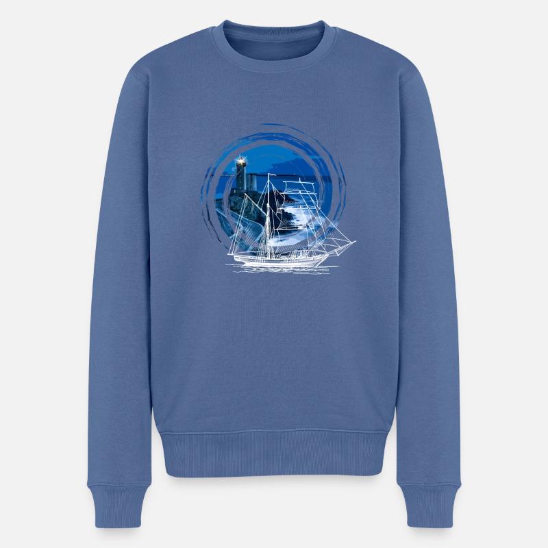 Schiff vor einem Leuchtturm - Männer Premium Bio Pullover - Taubenblau