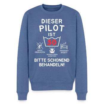 Dieser Pilot ist 50. Schonend behandeln - Männer Premium Bio Pullover - Taubenblau - Vorne - Nico (187cm)