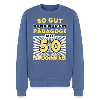 So gut kann nur ein Pädagoge mit 50 aussehen - Männer Premium Bio Pullover - Taubenblau - Vorne - Nico (187cm)