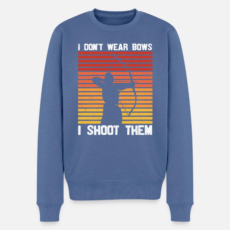 I don't wear Bows i Shoot Them - Männer Premium Bio Pullover - Taubenblau