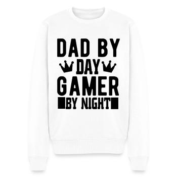 Dad By Day Gamer By Night - Drôle de joueur - Pull Premium bio Homme - blanc - Devant - Thijin (182cm)