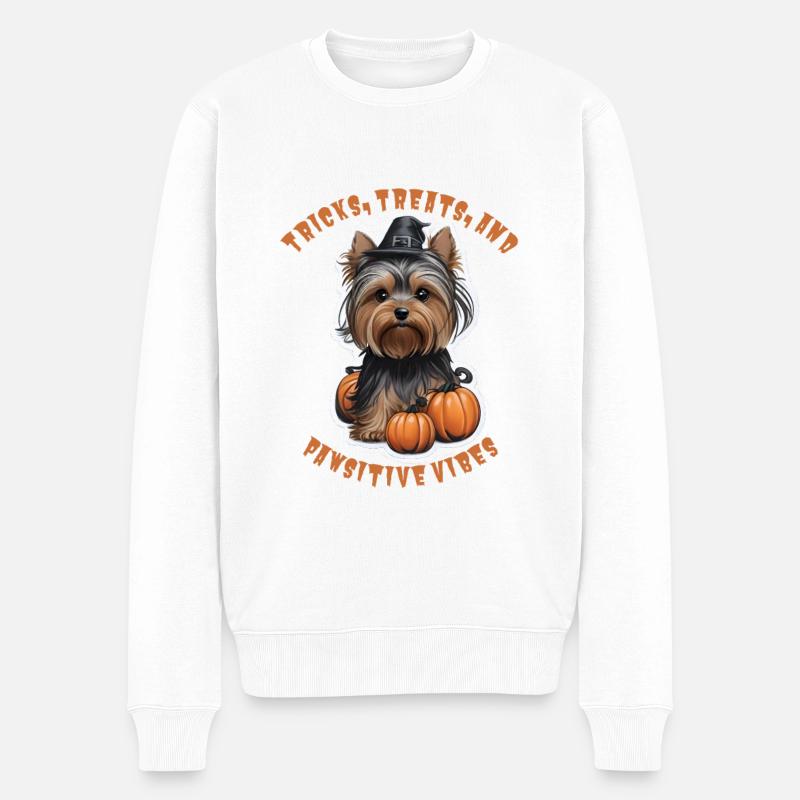 Halloween-Zauber: Yorkie im Hexenhut - Männer Premium Bio Pullover - Weiß
