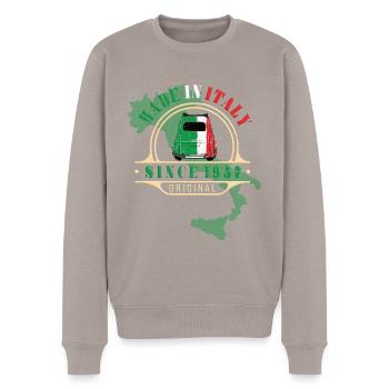 Made in Italy 1957 Oldtimer Auto 500 Bambino - Männer Premium Bio Pullover - Taupe - Vorne - Nico (187cm)