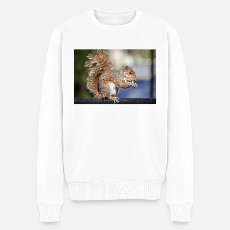 Grauhörnchen essen - Männer Premium Bio Pullover - Weiß
