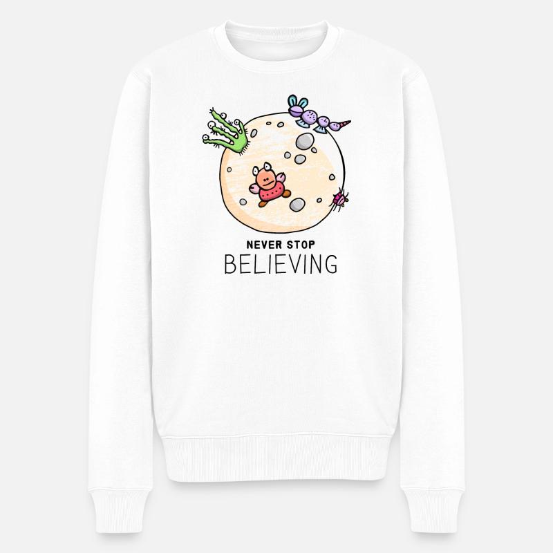 "Never Stop Believing" positiver Spruch mit Aliens - Männer Premium Bio Pullover - Weiß