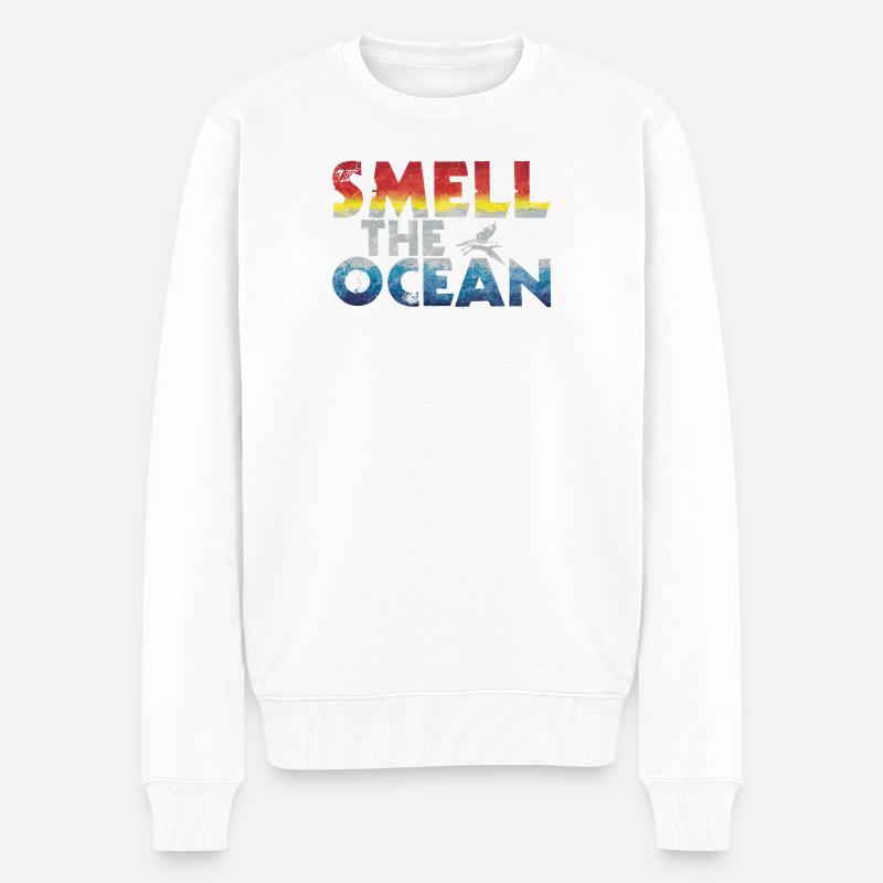 Rieche das Meer - Gradient Schrift - Männer Premium Bio Pullover - Weiß