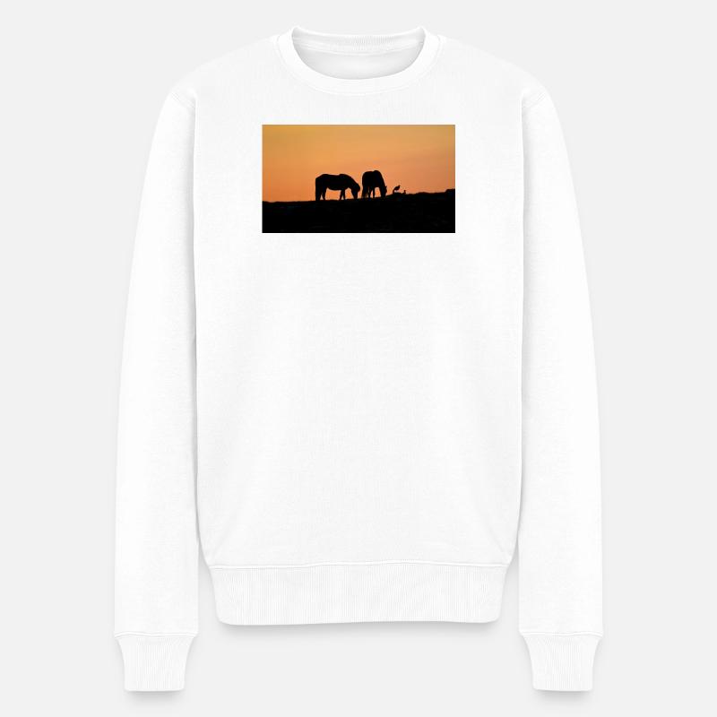 Islandpferde bei Sonnenuntergang - Männer Premium Bio Pullover - Weiß