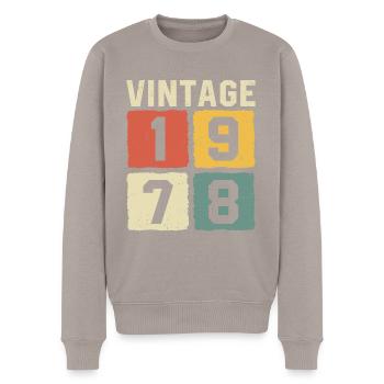 Vintage 1978 Geboren 1978 - Männer Premium Bio Pullover - Taupe - Vorne - Nico (187cm)