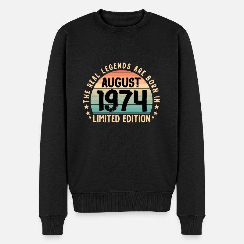 Born in 1974 Tee Vintage Legend Born in August - Männer Premium Bio Pullover - Schwarz