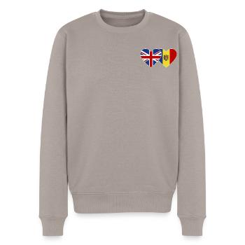 England Moldawien Flagge Herz - Männer Premium Bio Pullover - Taupe - Vorne - Nico (187cm)