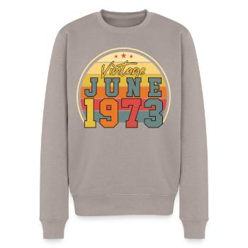 1973 Juni Retro - Männer Premium Bio Pullover - Taupe - Vorne - Nico (187cm)