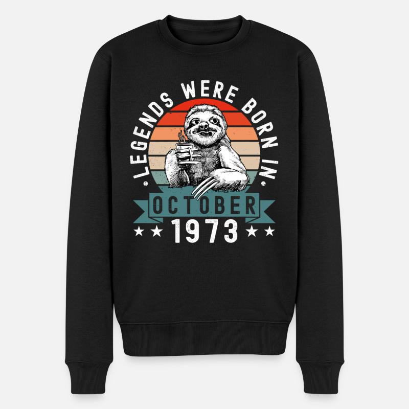 Legends Were Born In Oktober 1973 Faultier Sloth - Männer Premium Bio Pullover - Schwarz