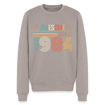 1984 Jubiläum seit 1984 Jahrgang 1984 - Männer Premium Bio Pullover - Taupe - Vorne - Nico (187cm)