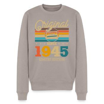 Vintage Geburtstag 1945, 78/79 Jahre - Männer Premium Bio Pullover - Taupe - Vorne - Nico (187cm)