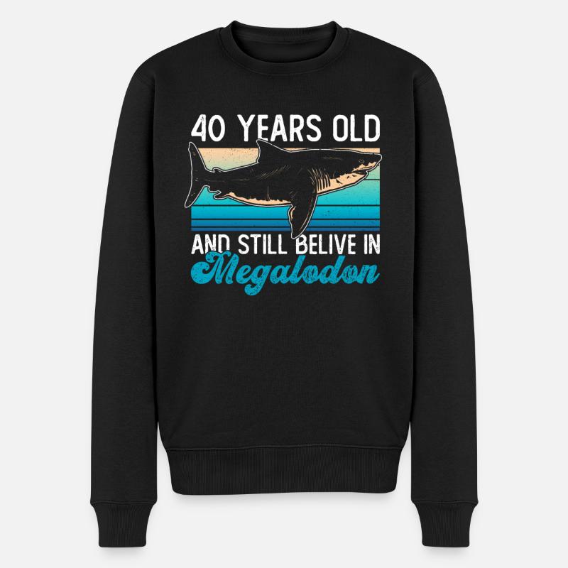 40 Jahre alt und immer noch an Megalodons glauben - Männer Premium Bio Pullover - Schwarz