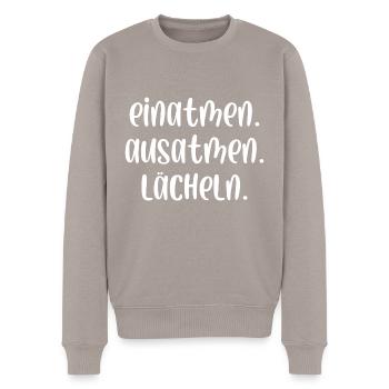 Einatmen Ausatmen Lächeln - Männer Premium Bio Pullover - Taupe - Vorne - Nico (187cm)