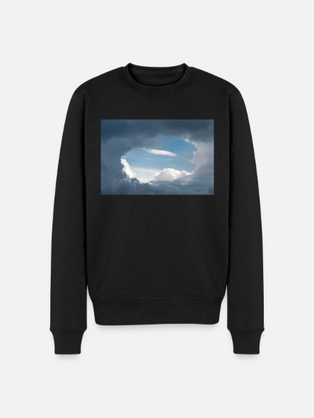 Ein Lichtloch im bewölkten Himmel - Männer Premium Bio Pullover - Schwarz