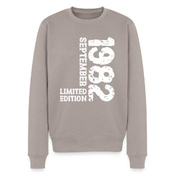 1982 September Limited Edition 41. Geburtstag Deko - Männer Premium Bio Pullover - Taupe - Vorne - Nico (187cm)