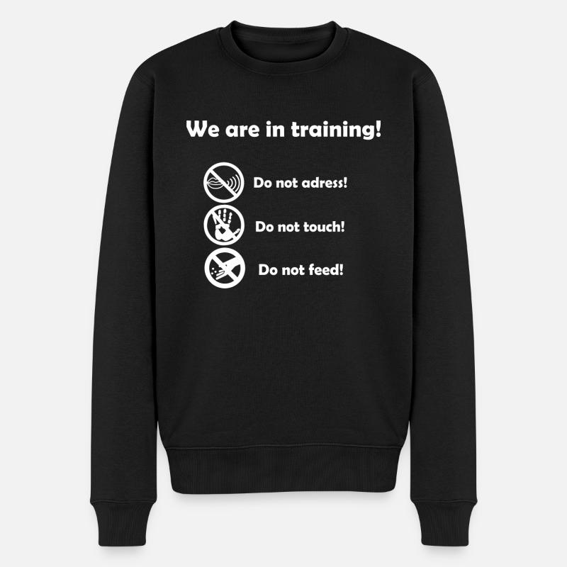We are in training! - Männer Premium Bio Pullover - Schwarz