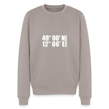 Regensburg Koordinaten - Männer Premium Bio Pullover - Taupe - Vorne - Nico (187cm)