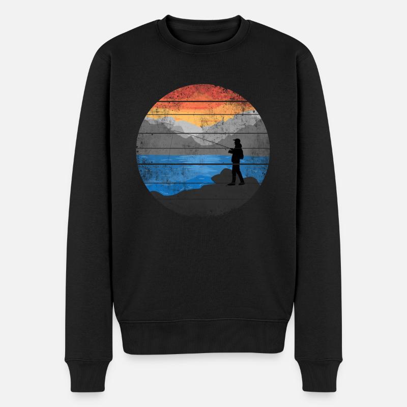 Angler angelt im See mit Berge bei Sonnenaufgang - Männer Premium Bio Pullover - Schwarz