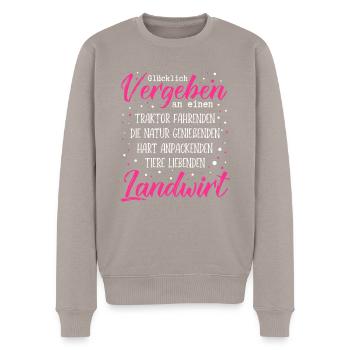 Glücklich vergeben an einen Traktor fahrenden Land - Männer Premium Bio Pullover - Taupe - Vorne - Nico (187cm)