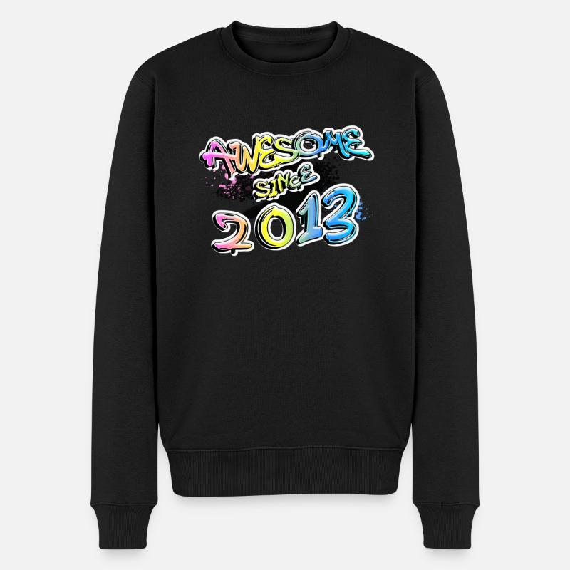 Awesome since 2013 - Männer Premium Bio Pullover - Schwarz