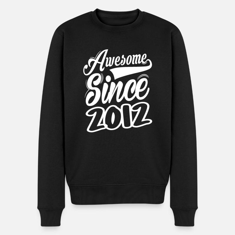 Awesome Since 2012 - Männer Premium Bio Pullover - Schwarz