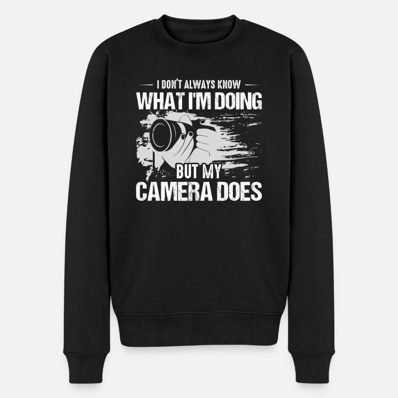 But My Camera Does Photography Lens - Männer Premium Bio Pullover - Schwarz