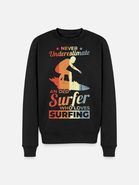 Never underestimate an old surfer - Men's Premium Organic Jumper - black