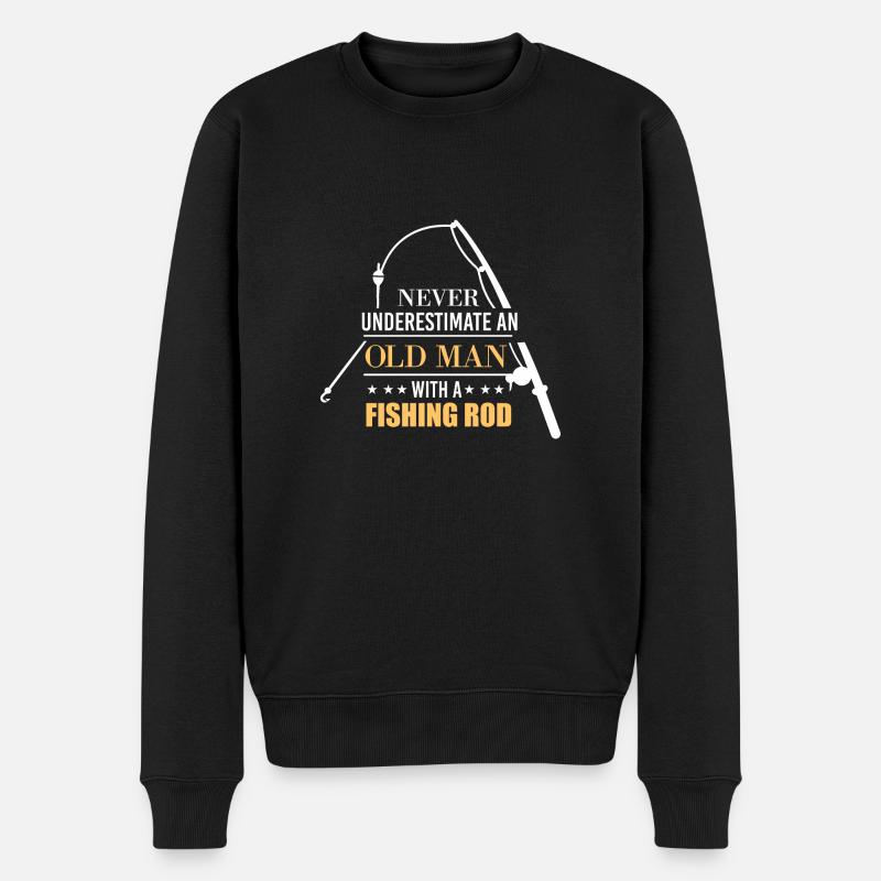 Never underestimate an old man with a fishing rod - Männer Premium Bio Pullover - Schwarz