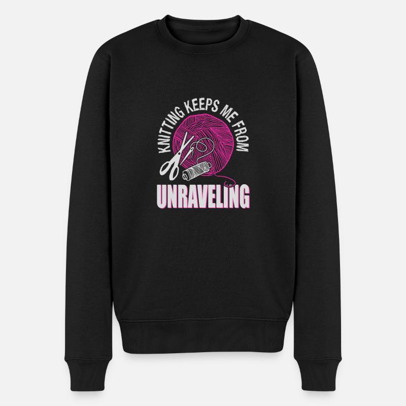 Knitting keeps me from unraveling - Männer Premium Bio Pullover - Schwarz