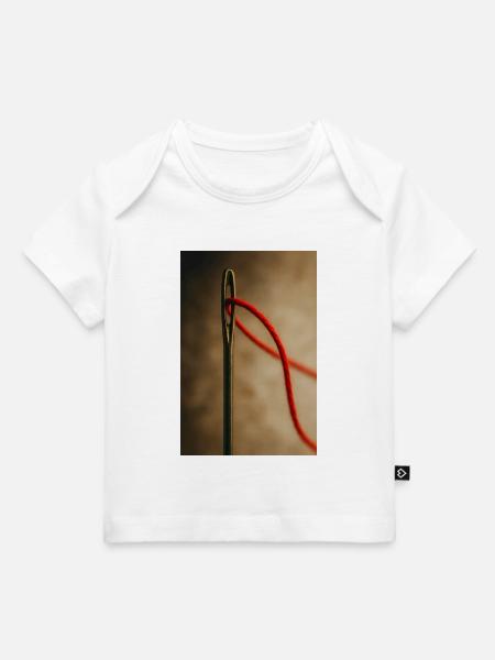 Faden durch das Nadelöhr - Baby Premium Organic T-Shirt - Weiß