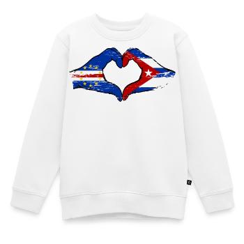 Kap Verde Kuba Flagge Hände Herzform used - Kinder Premium Organic Sweatshirt - Weiß - Vorne - AI Model Kid Male (0cm)